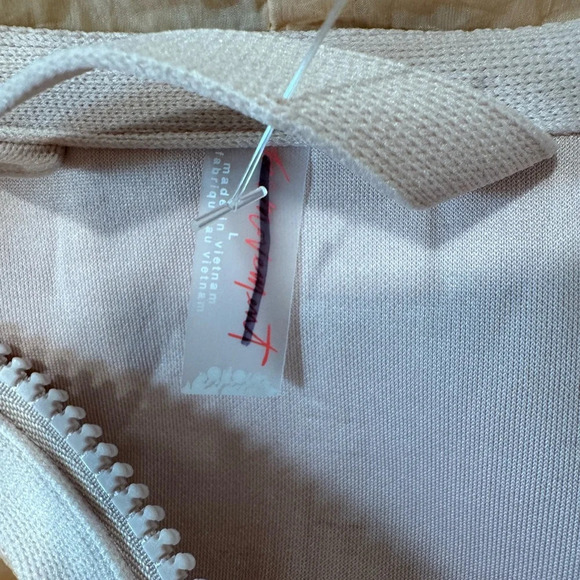 Free People Summer Breeze
Sweat Windbreaker Hoodie
Jacket New S, M,L, - Picture 9 of 9